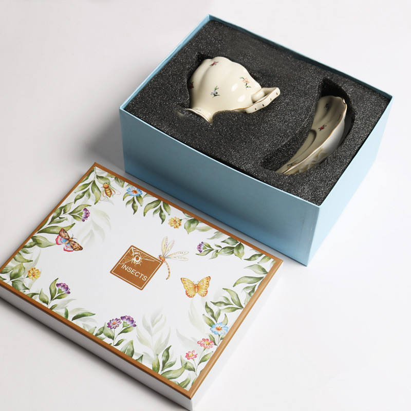 1 cup, 1 saucer, 1 spoon