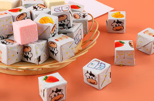 Caramelos de Leche en Cubos Personalizados de Alta Calidad, Material de Poliéster, Técnica de Forma Libre, Dulces Promocionales Festivos para Fiestas - Product Image 5