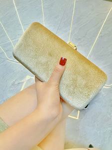 Pochette con Strass Scintillanti per Matrimoni e Feste, Borsa Elegante in Velluto con Catena a Tracolla, Borsa Casual da Cerimonia, Borsetta Dorata da Fidanzamento per Signore - Product Image 5