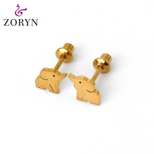Boucles d'oreilles clous en acier inoxydable plaqué or 18 carats PVD, forme licorne, style minimaliste chic, résistantes au ternissement, bijoux de haute qualité pour femmes - Product Image 5