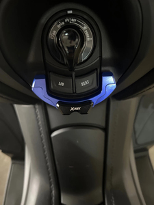Accessoires de moto CNC pour <span class=keywords><strong>Yamaha</strong></span> <span class=keywords><strong>Xmax</strong></span> <span class=keywords><strong>125</strong></span> 250 300 400 couvercle de verrouillage de commutateur d'allumage couvercle de verrouillage de porte électrique couvercle décoratif - Product Image 4