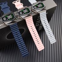 Jam Tangan Digital Olahraga LED Mode Baru 2026 Tali Plastik Jam Tangan Olahraga Multifungsi Jam Alarm Jam Tangan Olahraga untuk Pria Wanita
