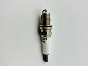 Candela d'Accensione Denso Iridium di Alta Qualità 3121 K20PR-U11 OEM 25108074 CFR2CLS Z16 OE024 Compatibile con OE152 RC8YX4 K16PR-L11 /Isuzu/Kia - Product Image 3