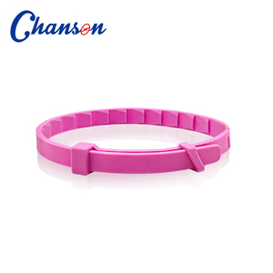 Collar <span class=keywords><strong>Antipulgas</strong></span> y Garrapatas para Mascotas, Material TPR Sólido e Impermeable, con Cierre de Hebilla, para Animales Pequeños, Marca Chanson Pet Supplies - Product Image 2