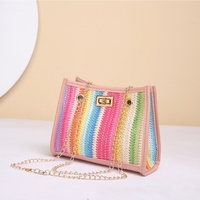 Mini sac à bandoulière coloré à rayures arc-en-ciel pour femme, sac à main d'été à la mode avec chaîne dorée, portefeuille de plage pour téléphone