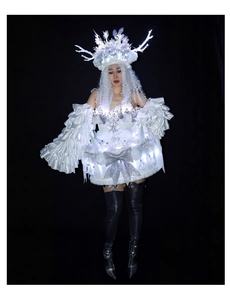 Costume da Spettacolo per Adulti con Luci LED a Forma di Fiocco di Neve per Ballerine di Nightclub, Cantanti DS, Performance Natalizie - Product Image 2