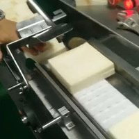 Machine automatique industrielle de fabrication de sandwichs, ligne de production de sandwichs à deux couches et à une garniture pour boulangerie et snacks