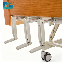 Lit d'hôpital manuel 3 fonctions en acier, avec sommier et pieds en bois massif, barrières latérales en alliage d'aluminium, équipement médical durable