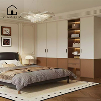 Panneau de porte de chambre Xingruo en placage de bois crème, armoire de rangement avec écran LED, design européen moderne, autoportant