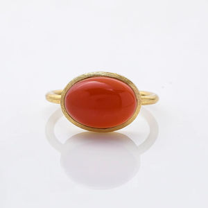 Anillo ovalado Serene fusión perfecta sofisticación moderna y encanto atemporal elegantemente chapado en oro - Product Image 1