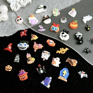 50 pièces de breloques pour ongles en résine, couleurs assorties, motifs citrouille et fantôme 2D, style japonais, écologiques, accessoires de décoration pour nail art d'Halloween - Product Image 3