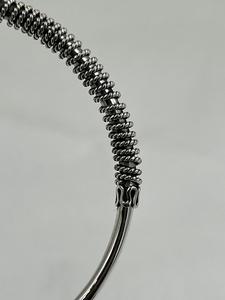 Brazalete de plata esterlina hecho a mano con diseño de cordón en espiral Brazalete de plata 925 de Jaipur India Disponible al mejor precio - Product Image 2