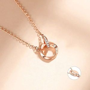 Collar con Colgante de Círculos Dobles Infinitos Mobius, con Letras Personalizadas Xinfly, Oro Rosa Puro de 18K, Diamante Natural de 0.025ct, para Mujer - Product Image 2