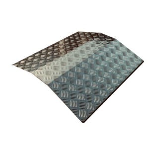 Rampe de seuil de porte en alliage d'aluminium 6080100 argentée, personnalisable pour l'accès en fauteuil roulant, fabriquée au Zhejiang - Product Image 5