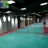Cloison mobile à miroir EBUNGE pour studio de danse et espaces de répétition
