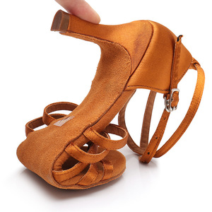 Chaussures de <span class=keywords><strong>danse</strong></span> latine/salsa à talons hauts en satin, 7 cm, pour femmes, semelle souple en daim, chaussures de <span class=keywords><strong>danse</strong></span> de salon - Product Image 5