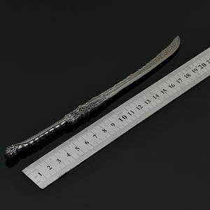 Modèle d'arme artisanale tout en métal, accessoire de film et de télévision, « Assassinat du romancier », fantôme aux cheveux rouges, épée jouet de 22 cm - Product Image 6