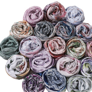 Toptan yumuşak Premium pamuk vual Bawal <span class=keywords><strong>m</strong></span>üslüman kare baskı başörtüsü malezya Tudung çiçek tasarı<span class=keywords><strong>m</strong></span> atkılar kadınlar türban eşarp - Product Image 4