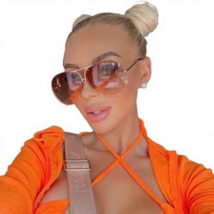 Di nuovo Modo di Pilota Occhiali Da Sole Delle Donne di Lusso Di Grandi Dimensioni Occhiali Da Sole Per La Femmina Fresco Specchio Dell'annata Della Signora Gradiente Shades UV400 - Product Image 1