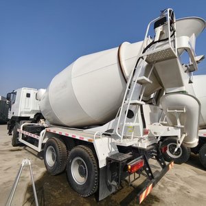Camion malaxeur à béton SAIC Hongyan 6x4 12m³ 14m³ 16m³ pour la construction - Product Image 4
