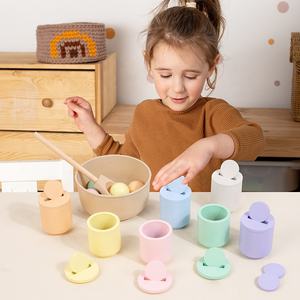 Jouet en bois Montessori pour enfants : Boules et tasses, jouet éducatif pour tout-petits, classification des couleurs et comptage - Product Image 2