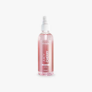 Divain Juicy Cherry Body Mist 100ml Profumo Ciliegia e Mandorla Formato da Viaggio - Product Image 1