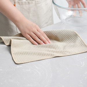 Chiffons de nettoyage en microfibre épais et doux à motif gaufré, très absorbants, non pelucheux, pour la cuisine, les bars et comme torchons. - Product Image 5