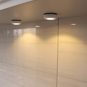 Vente en gros Veilleuses LED Alimentées par batterie sans fil Éclairage d'armoire de placard - Product Image 1