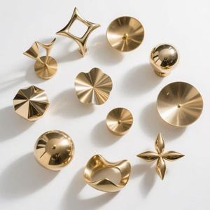 Adornos Metálicos Modernos de Lujo Personalizados de Fábrica, ODM OEM, Arte Abstracto para Oficina, Piezas de Arte Decorativas Únicas y Creativas de Acero Inoxidable para el Hogar - Product Image 4