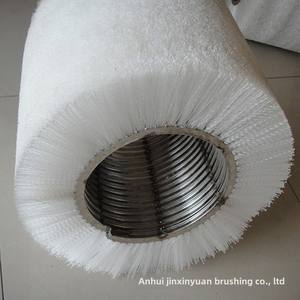 Rouleau <span class=keywords><strong>brosse</strong></span> spirale en nylon de nettoyage industriel personnalisable manche en métal 3 poils longueur 150mm diamètre pour le polissage-OEM/ODM - Product Image 3