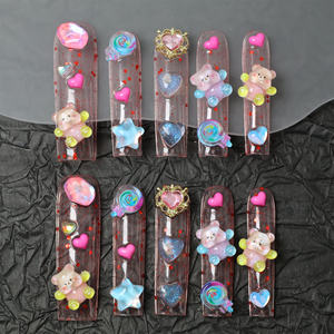 Vente en gros d'ongles artificiels en acrylique faits à la main, faux ongles carrés à couverture complète, dégradé rose et blanc, design avec strass, personnalisable. - Product Image 3