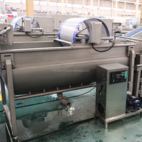 Industriële machine voor het wassen en snijden van groenten en fruit