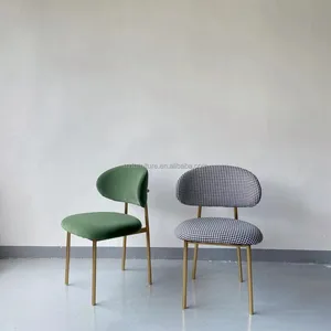 Foshan निर्माता उच्च गुणवत्ता धातु तार स्टेनलेस स्टील पैर पक्ष कुर्सी असबाबवाला मखमल रेस्टोरेंट खाने की कुर्सी के लिए होटल