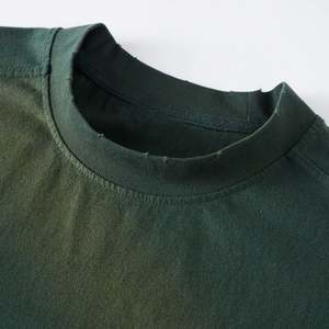 Vente en gros de t-shirt Streetwear européen à manches courtes et col rond tricoté à bord de meulage de destruction de baie dégradée lavée pour hommes - Product Image 3