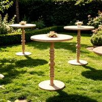 Table de cocktail sur pied en bois tourné, style vintage, pour événements et mariages, avec plateau rond en placage, à louer