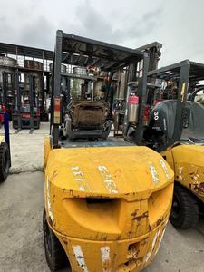 Montacargas Komatsu FD30 de 3 Toneladas, Motor Diésel, Usado, 4x4, Neumáticos Sólidos, en Venta a Bajo Precio - Product Image 2