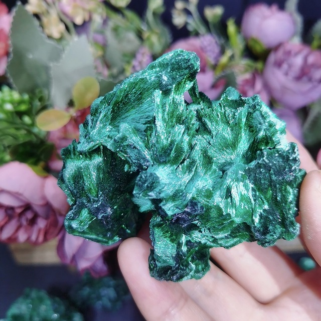Wholesale High Quality Rock Mineral Crystals Rough Stone Free Form Velvet Malachite Specimen