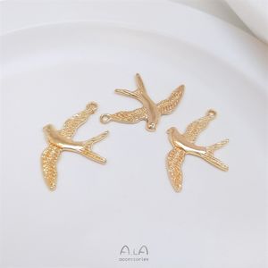 Vente en gros de pendentifs : Colliers et bracelets DIY en or 14 carats plaqué or, avec des colombes de la paix et des petits hirondelles, couleur préservée, individuels - Product Image 6