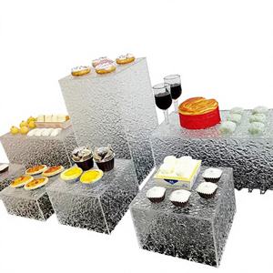 Eco-vriendelijke, op maat gemaakte taartplateau set in gekleurde acryl voor de desserttafel, stijlvolle bruiloftdecoratie - Product Image 1