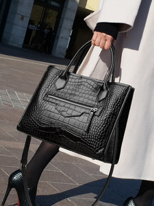 New Fashion Designer Crossbody Bags High Quality Genuine <b>Leather</b> Shoulder Messenger Bag Casual Totes Women Handbags and <b>Purses</b> - Product Image 2