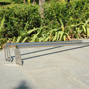 Houe et râteau en acier inoxydable 1,2 m à tête unique avec trois dents pour la plantation en jardin et l'utilisation en extérieur - Product Image 1