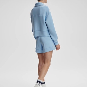 Ensemble de tennis pour femme personnalisé, comprenant un sweat à demi-zip coupe trapèze et un haut de golf à manches longues, doux, taille haute, élastique, avec imprimé sur le devant de la taille - Product Image 3
