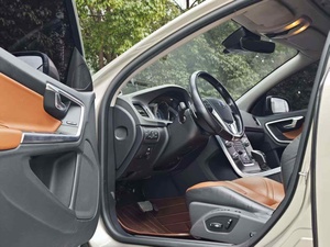 Prêt à être expédié pour V60 <span class=keywords><strong>2015</strong></span> T5 Smart Edition Conduite à gauche Sièges en cuir Turbo SUV Voiture d'occasion - Product Image 4