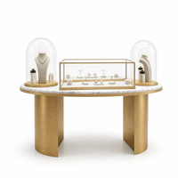 Vitrine à bijoux incurvée moderne, comptoir autoportant avec dôme en verre pour l'exposition en bijouterie