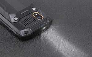 Téléphone portable robuste UNIWA avec clavier QWERTY, 4G LTE GSM, étanche, avec indice d'étanchéité IP68 et fonction de batterie externe - Product Image 6