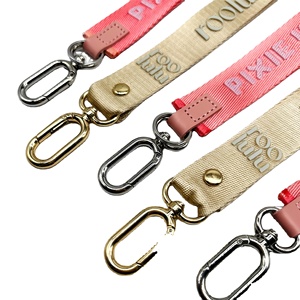 Bsbh Mới Đến Ngoài Trời Ngắn Dây <span class=keywords><strong>Carabiner</strong></span> Xe <span class=keywords><strong>Keychain</strong></span> Với Tùy Chỉnh 3D Logo Cao Su Nhiệm Vụ Nặng Nề <span class=keywords><strong>Keychain</strong></span> - Product Image 1