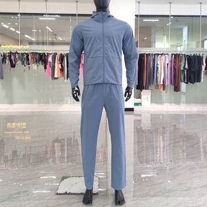 <span class=keywords><strong>Tuta</strong></span> Sportiva Personalizzata con Logo, in Poliestere Tecnico, con Zip Intera, Felpa con Cappuccio e Pantaloni Jogger, Set da Due Pezzi per Uomo - Product Image 6