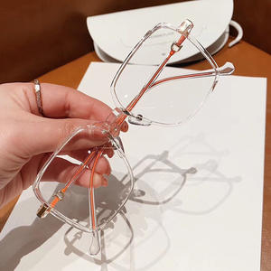 Gafas con montura cuadrada transparente, anti luz azul, montura completa, unisex, lentes de acetato TR para un look moderno. - Product Image 1