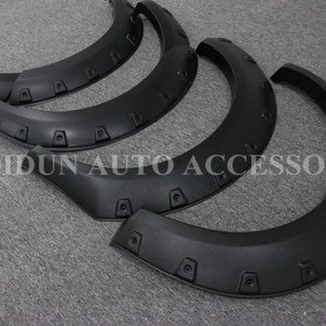 อุปกรณ์ตกแต่งรถยนต์ 4x4 ABS คุณภาพสูง สีดำด้าน บังโคลนล้อรถยนต์  สำหรับ Ranger T8 ปี 2019-2022 - Product Image 3