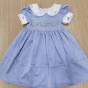 Robes smockées pour enfants et bébés, en soie bleue satinée, col rond, bordure en dentelle, Nouveauté 2022, Vente en gros pour filles - Product Image 2